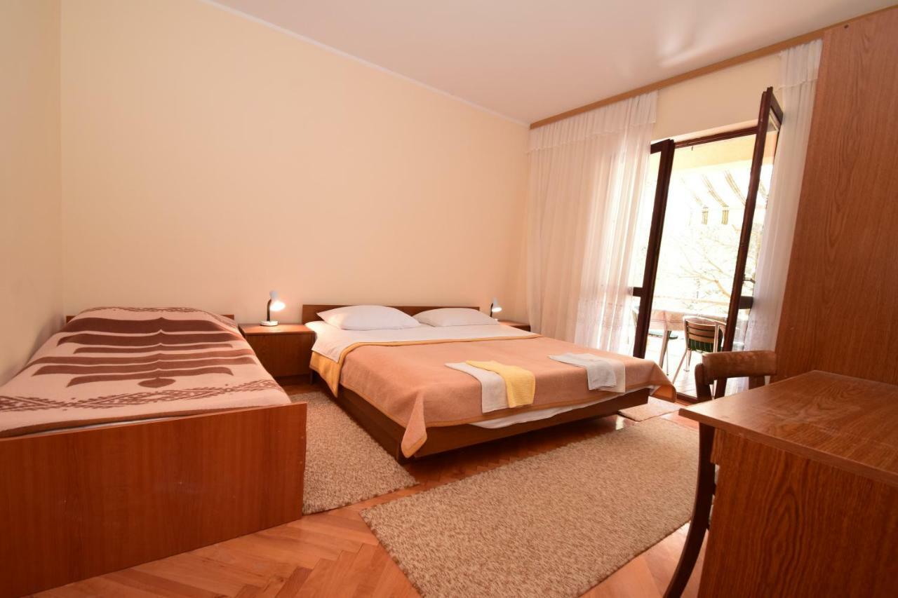 Apartments Ivan Starigrad Paklenica Exterior foto