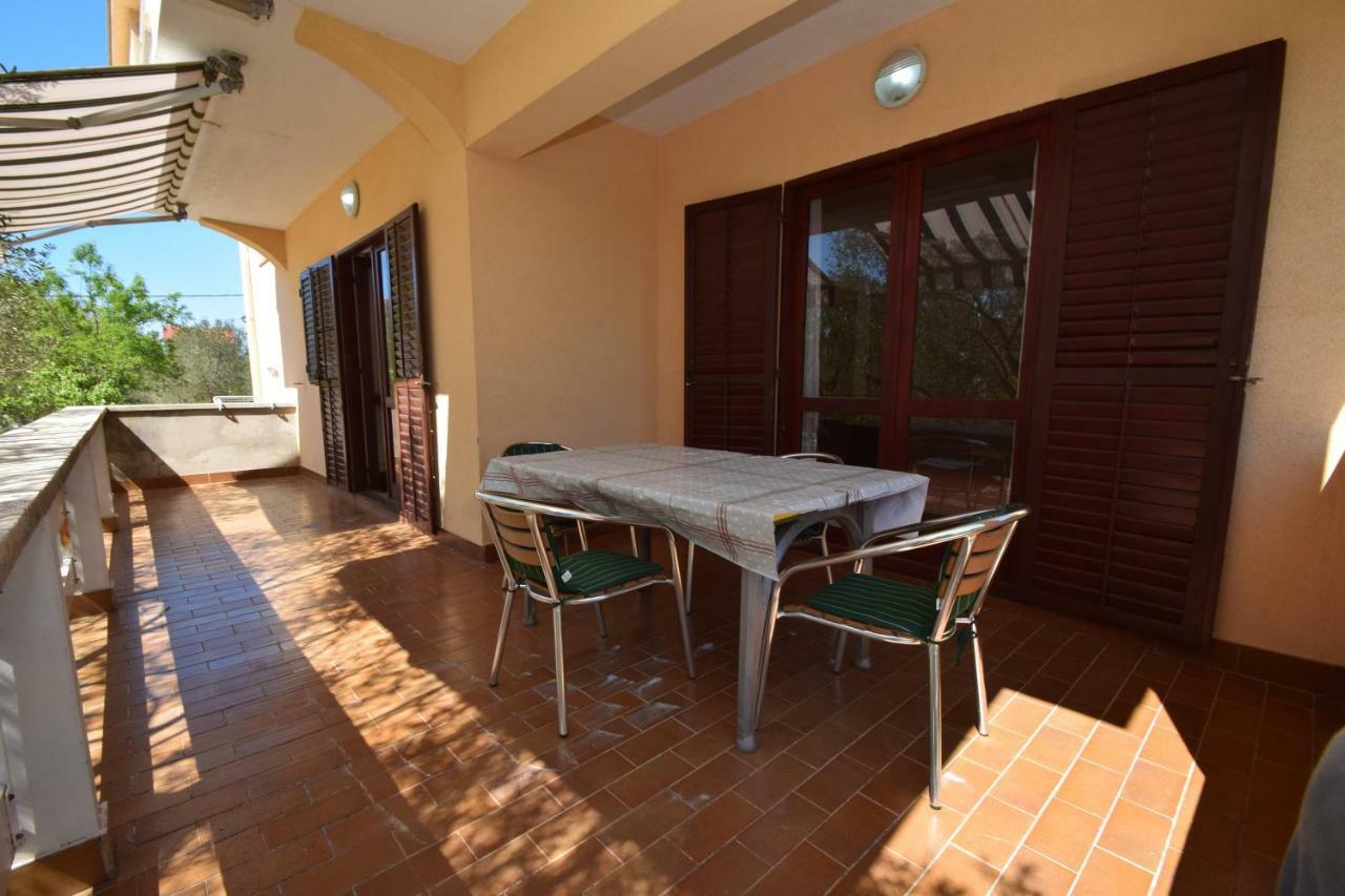 Apartments Ivan Starigrad Paklenica Exterior foto