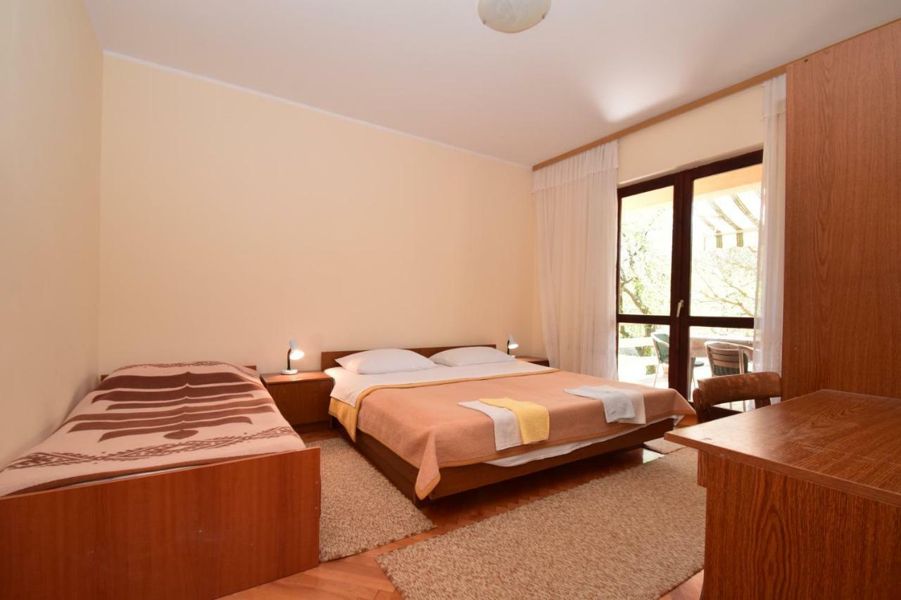 Apartments Ivan Starigrad Paklenica Exterior foto